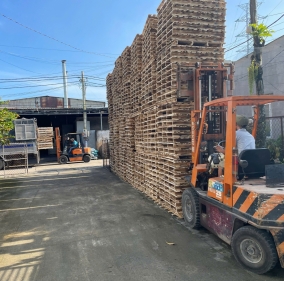 Pallet dùng trong sản xuất gạch men